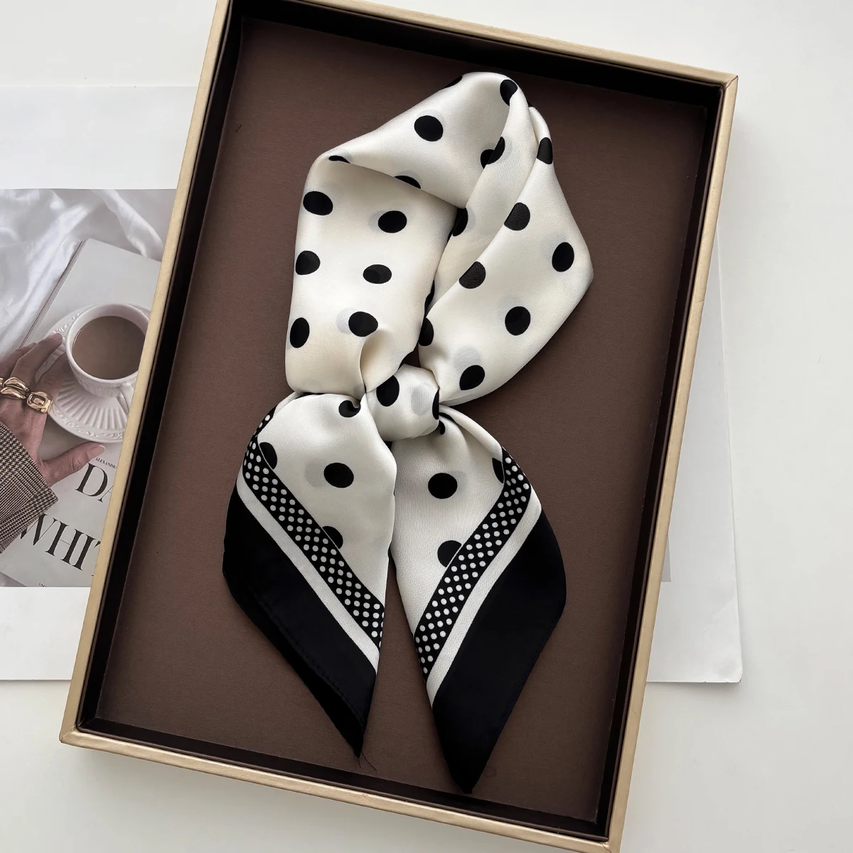 Lenço quadrado de cetim macio  - Scarf Silk Square avaliação e preço